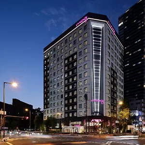 モクシー大阪新梅田 4* 大阪市